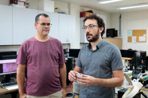 Yuri Catunda e Michel de Deus são os autores da invenção – Foto: Cícero Oliveira