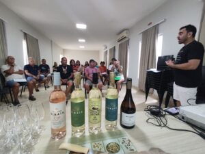 Registros do Curso Prático de Iniciação e Serviço de Vinho - Foto: divulgação