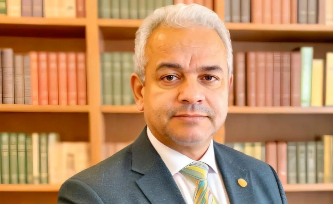 Demitido da CEADEP, pastor pode estar na mira da Justiça por contratos ilegais.