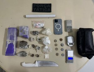 Material apreendido pela PM durante ação em Mãe Luíza. Foto: 1º Batalhão da PM.
