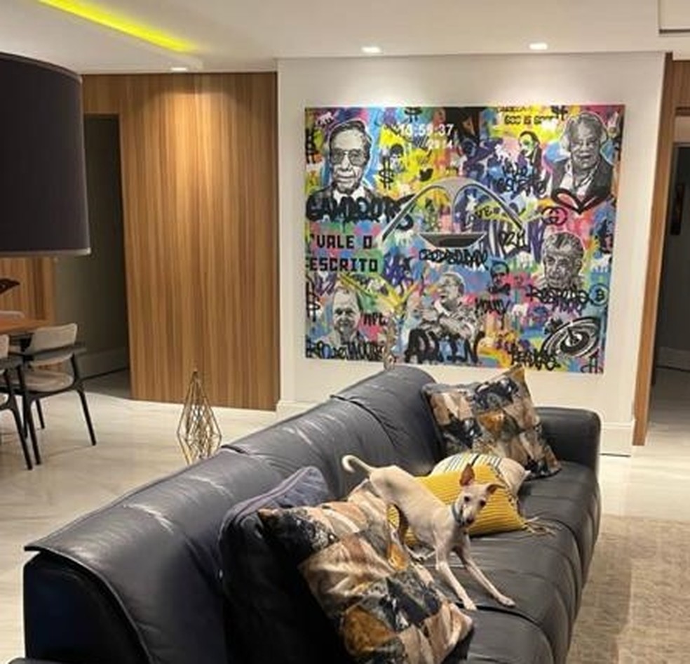 O quadro com bicheiros e personagens de "O Poderoso Chefão" — Foto: reprodução/ instagram