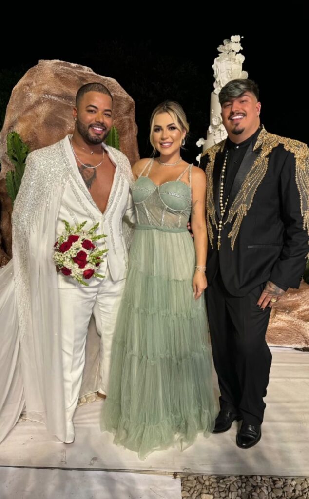 Deolane Bezerra vai a casamento  de influenciador que deu iPhones para convidados — Foto: Instagram