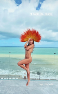Anitta postando foto sem roupas para divulgar o Carnatal. Foto: Reprodução/Redes Sociais.